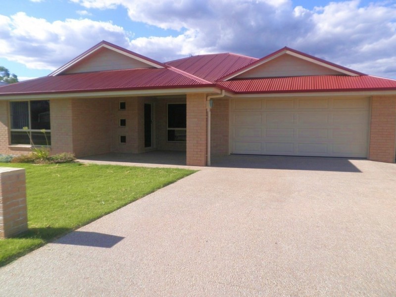 9 Layne Crescent, Chinchilla QLD 4413