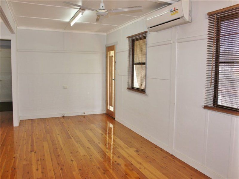 9 Atkins Street, Chinchilla QLD 4413