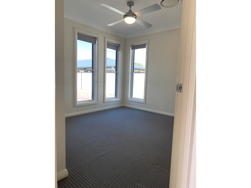 3/54 Windmill Road, Chinchilla QLD 4413