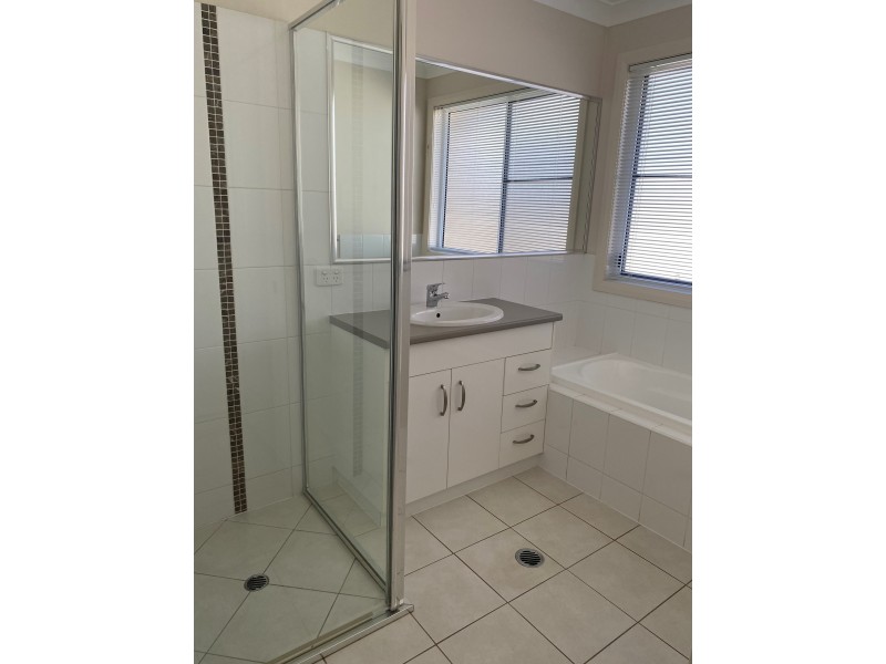 3/54 Windmill Road, Chinchilla QLD 4413