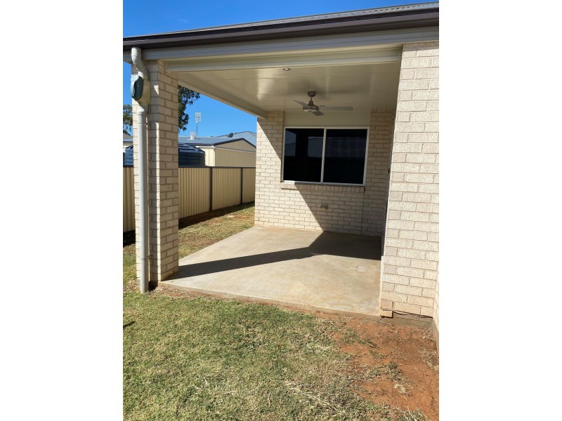 3/54 Windmill Road, Chinchilla QLD 4413