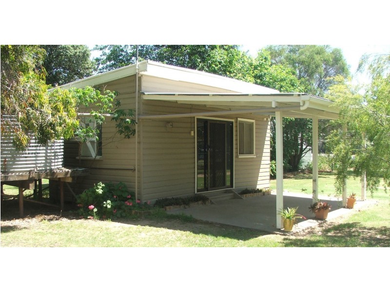 8 Wambo St, Condamine QLD 4416