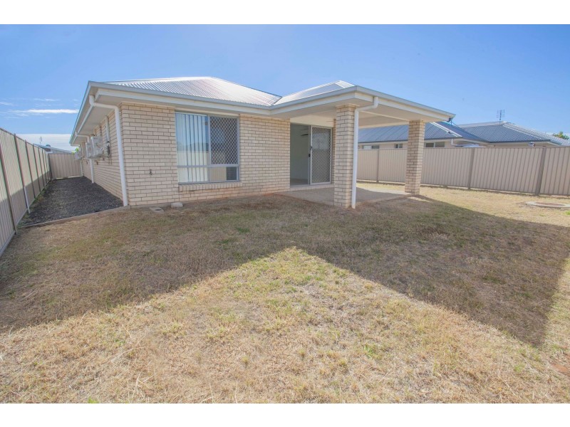 15 Bridgeman Pde, Chinchilla QLD 4413
