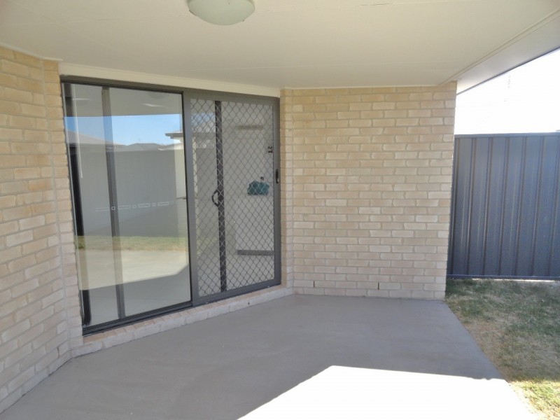 2/4 Dudley Street, Chinchilla QLD 4413