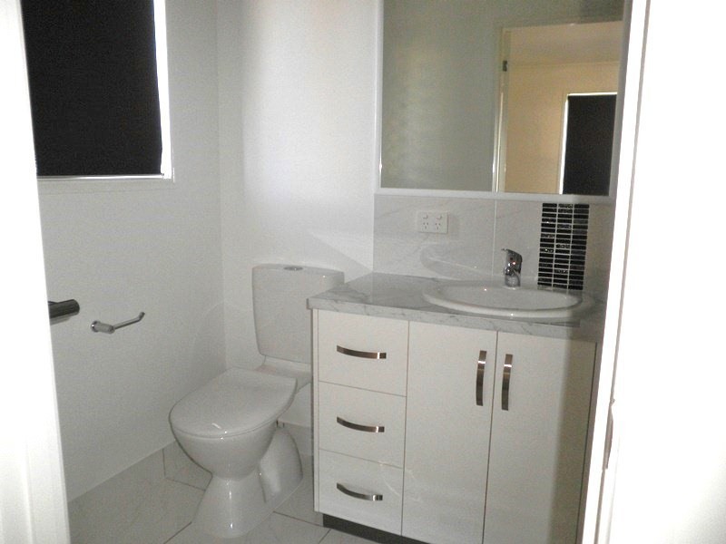 2/4 Dudley Street, Chinchilla QLD 4413