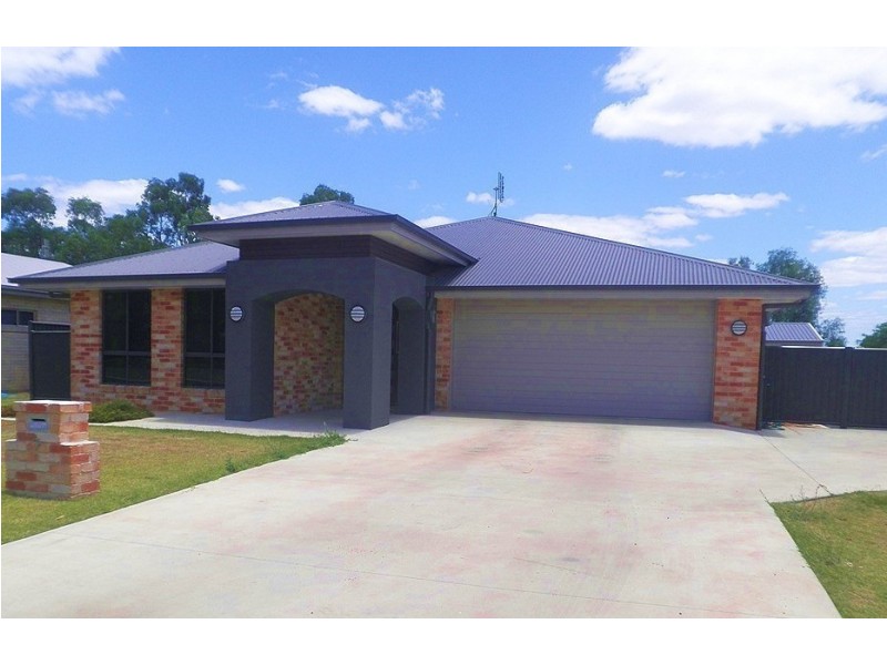 5 Layne Cres, Chinchilla QLD 4413