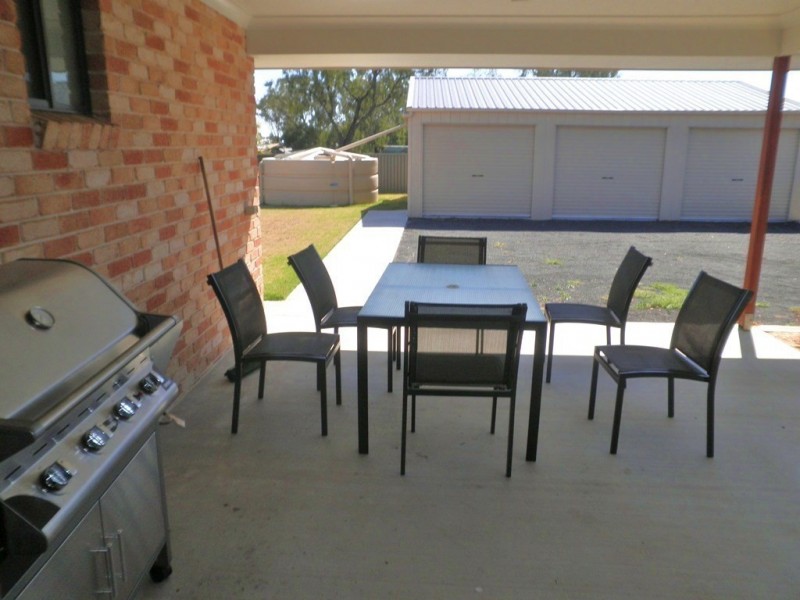 5 Layne Cres, Chinchilla QLD 4413