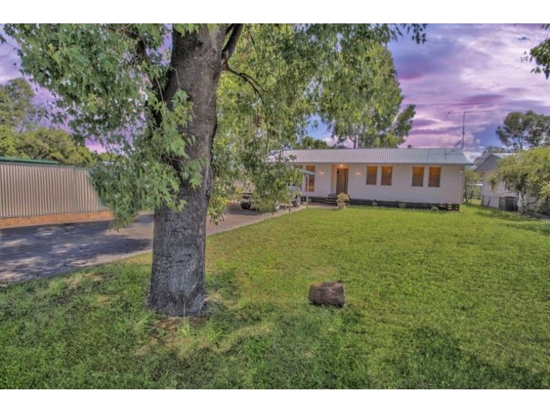 25 Barber Street, Chinchilla QLD 4413