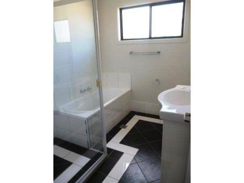 3/6 Holland Street, Chinchilla QLD 4413