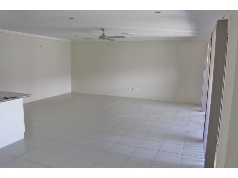 89 Sommerfeld Crescent, Chinchilla QLD 4413