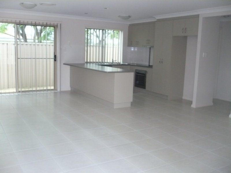 Unit 2/27 Price Street, Chinchilla QLD 4413