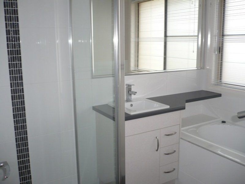 Unit 2/27 Price Street, Chinchilla QLD 4413