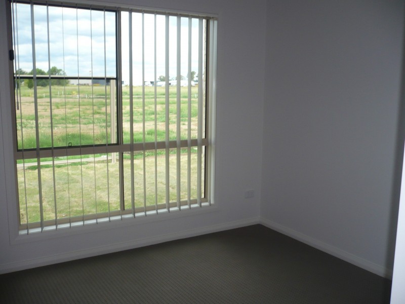 Unit 2/27 Price Street, Chinchilla QLD 4413