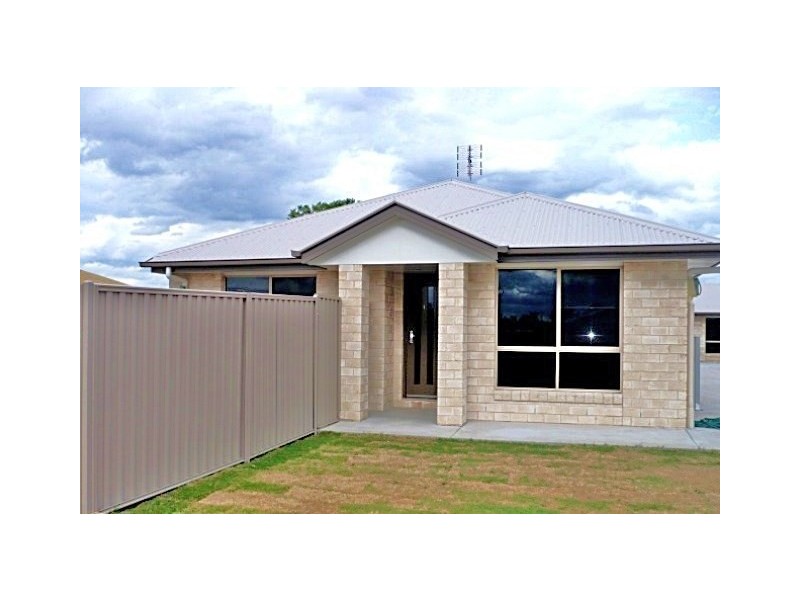 1/27 Price Street, Chinchilla QLD 4413