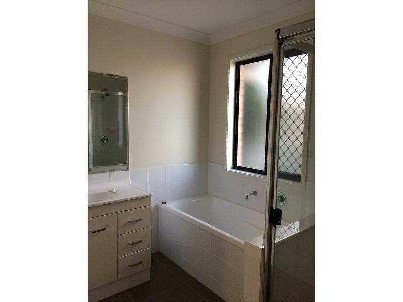 2/14 Back Avenue, Chinchilla QLD 4413