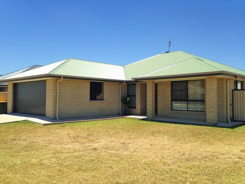 8 Lewis Street, Chinchilla QLD 4413