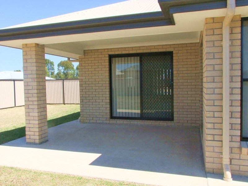 8 Lewis Street, Chinchilla QLD 4413