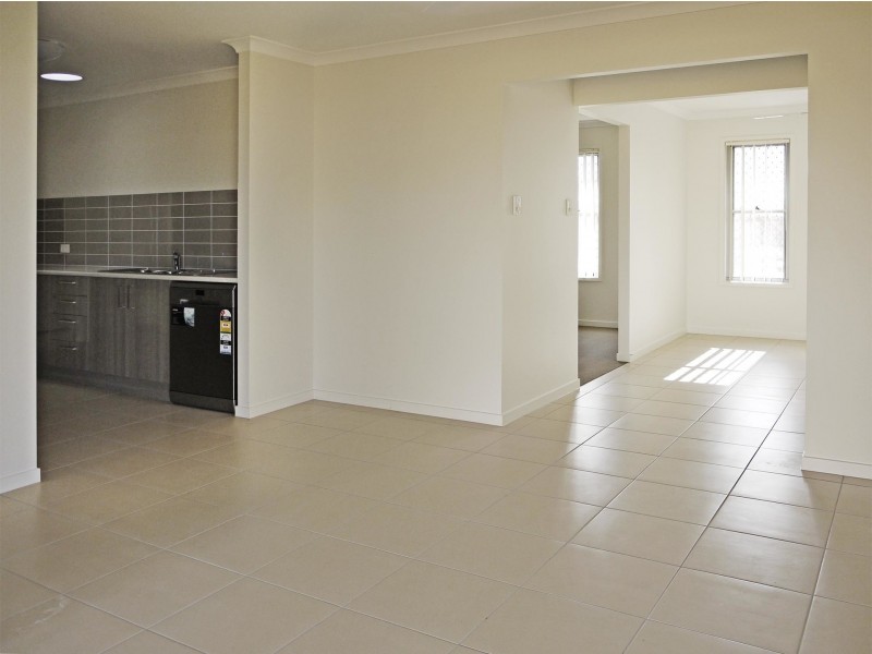 11 Brennan Place, Chinchilla QLD 4413