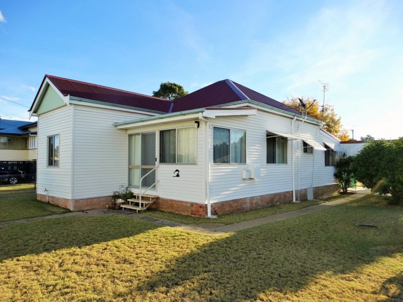 9 First Avenue, Chinchilla QLD 4413