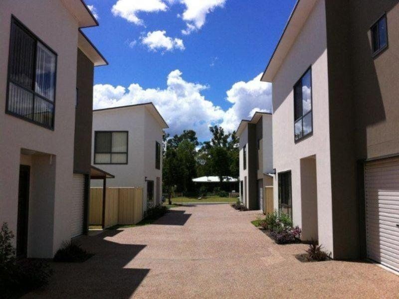 2/6 Holland Street, Chinchilla QLD 4413