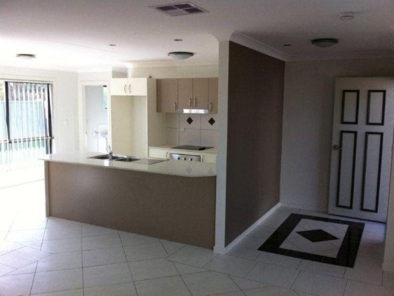 2/6 Holland Street, Chinchilla QLD 4413