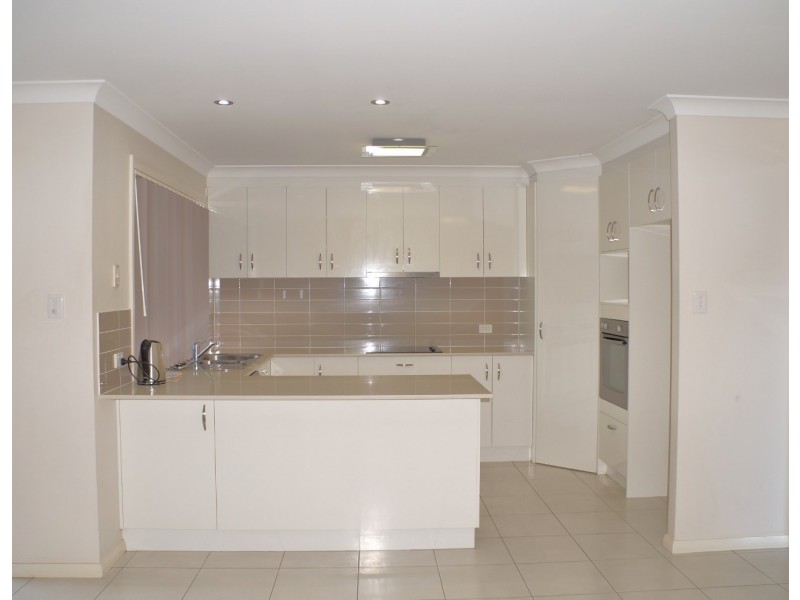 Unit 2/54 Windmill Road, Chinchilla QLD 4413