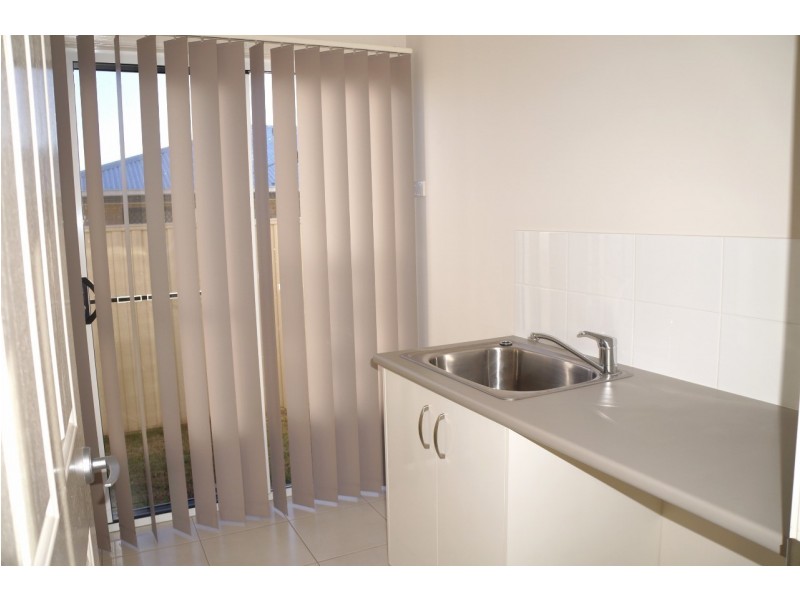 Unit 2/54 Windmill Road, Chinchilla QLD 4413