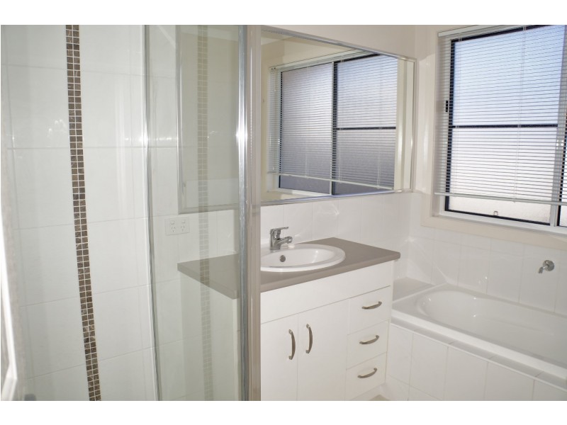 Unit 2/54 Windmill Road, Chinchilla QLD 4413