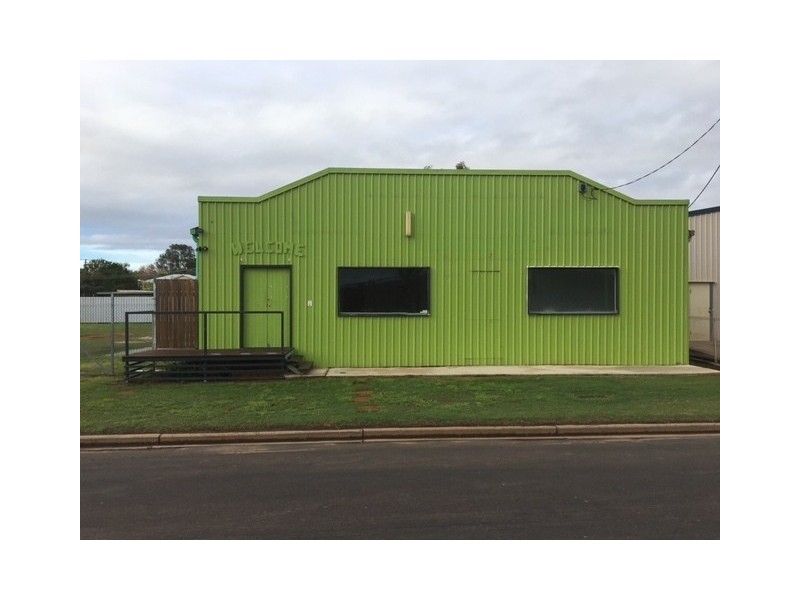 32 Railway St, Chinchilla QLD 4413