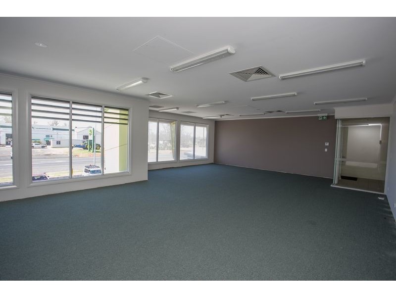 5B/30-50 Warrego Highway, Chinchilla QLD 4413