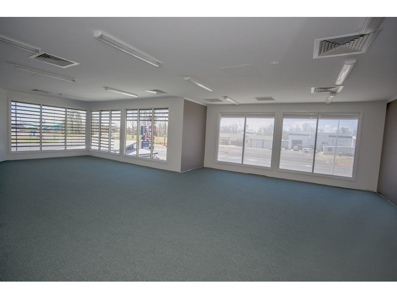 5B/30-50 Warrego Highway, Chinchilla QLD 4413