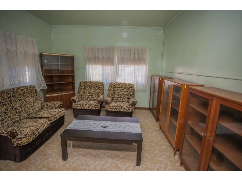 19 Russell Street, Chinchilla QLD 4413