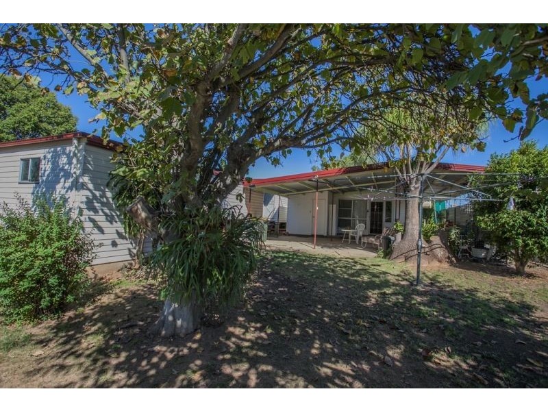 19 Russell Street, Chinchilla QLD 4413