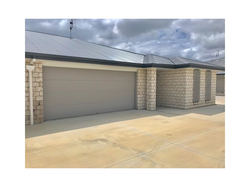 2/15 Dudley Street, Chinchilla QLD 4413