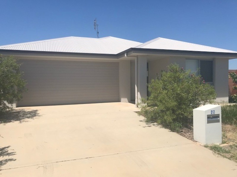 27 Bridgeman Pde, Chinchilla QLD 4413
