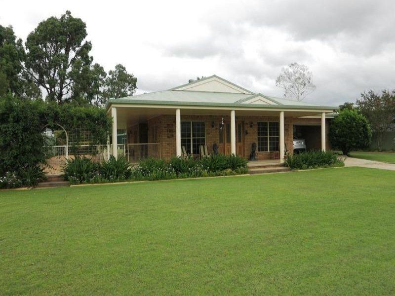 18 Lloyd Street, Chinchilla QLD 4413