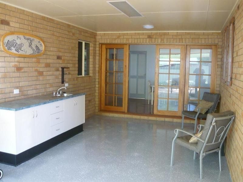 18 Lloyd Street, Chinchilla QLD 4413