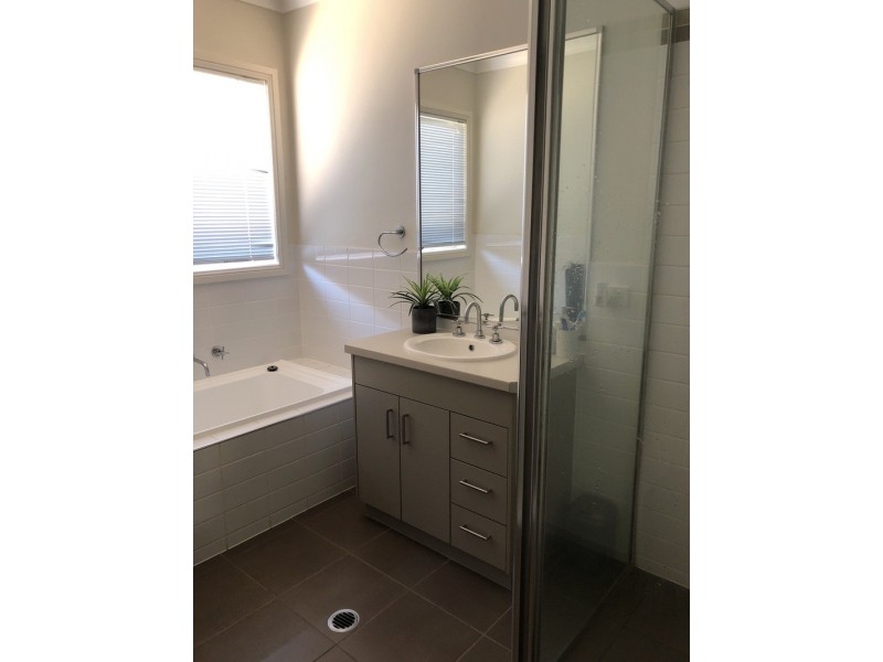 63 Sommerfeld Cres, Chinchilla QLD 4413