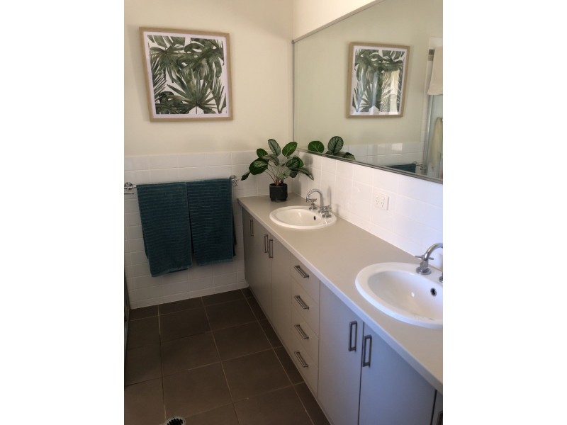 63 Sommerfeld Cres, Chinchilla QLD 4413