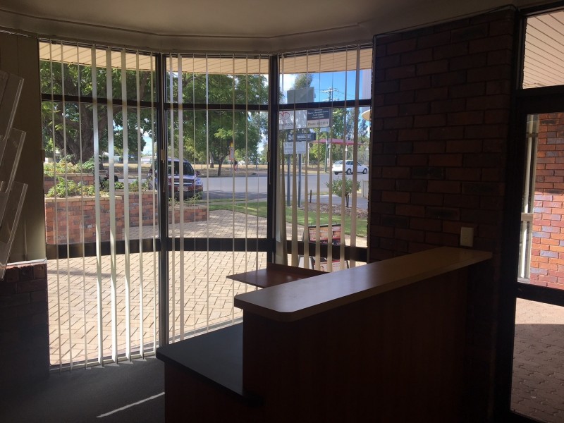 2/50 Middle St, Chinchilla QLD 4413