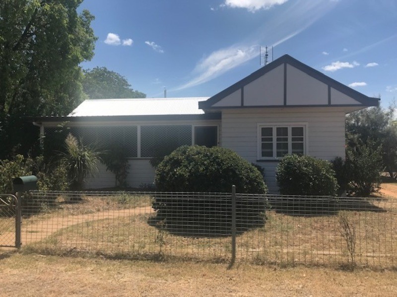 10 Evans Street, Chinchilla QLD 4413