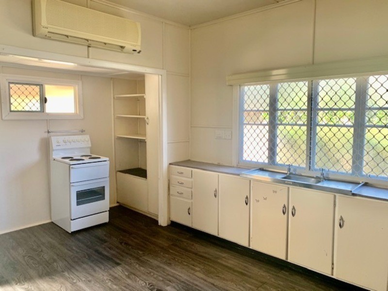 10 Evans Street, Chinchilla QLD 4413