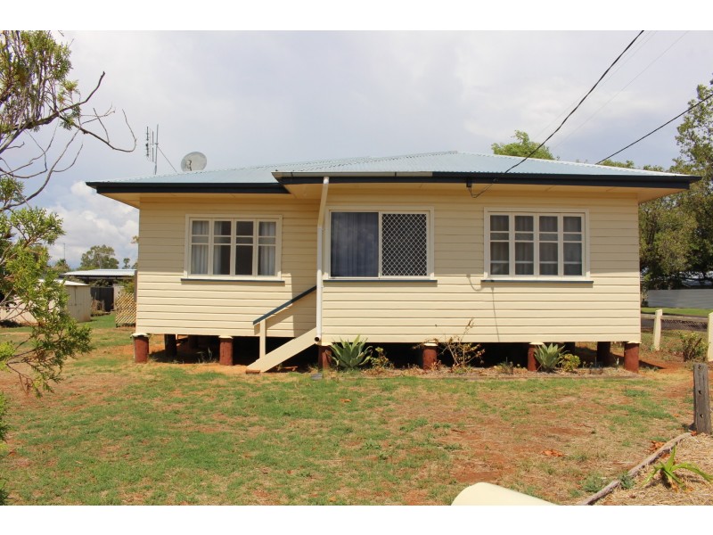 14 Barber Street, Chinchilla QLD 4413
