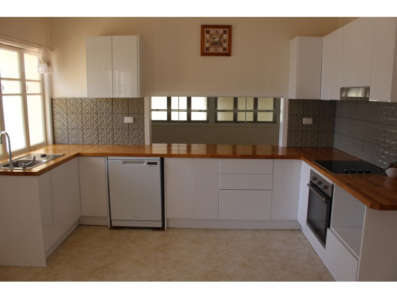 14 Barber Street, Chinchilla QLD 4413