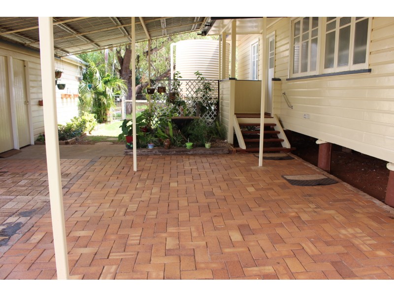 14 Barber Street, Chinchilla QLD 4413