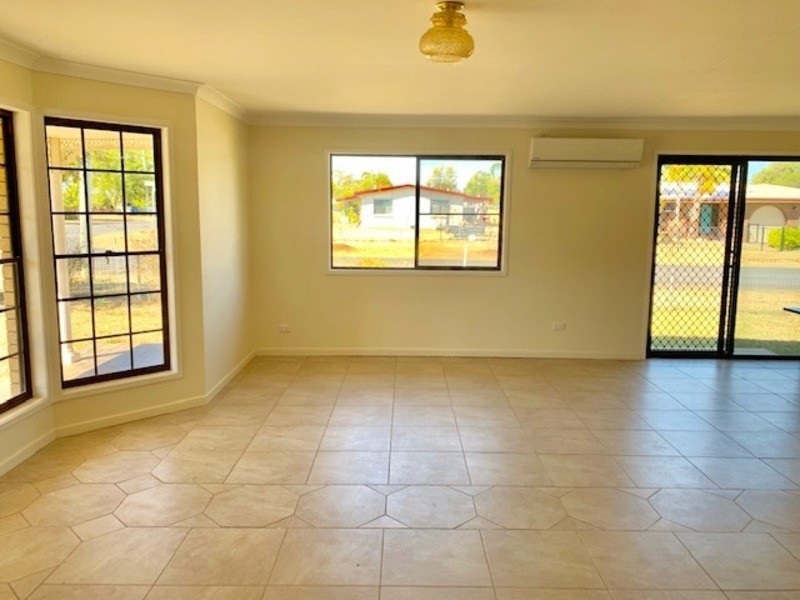 8 Nowland Street, Chinchilla QLD 4413