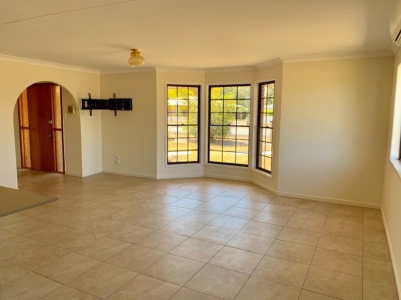 8 Nowland Street, Chinchilla QLD 4413