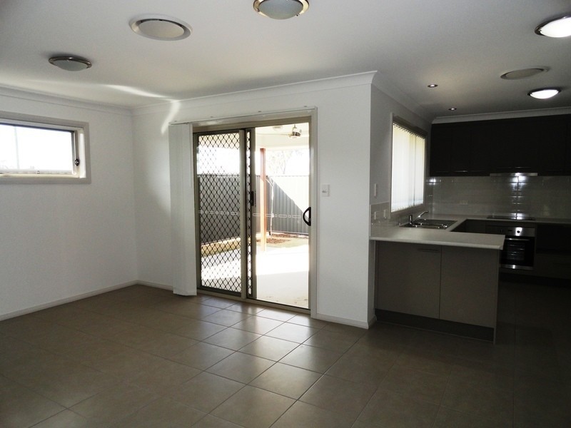 4/104-106 Windmill Rd, Chinchilla QLD 4413