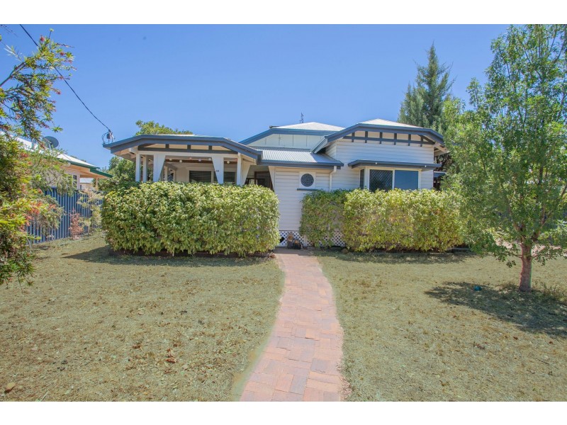 85 Middle Street, Chinchilla QLD 4413