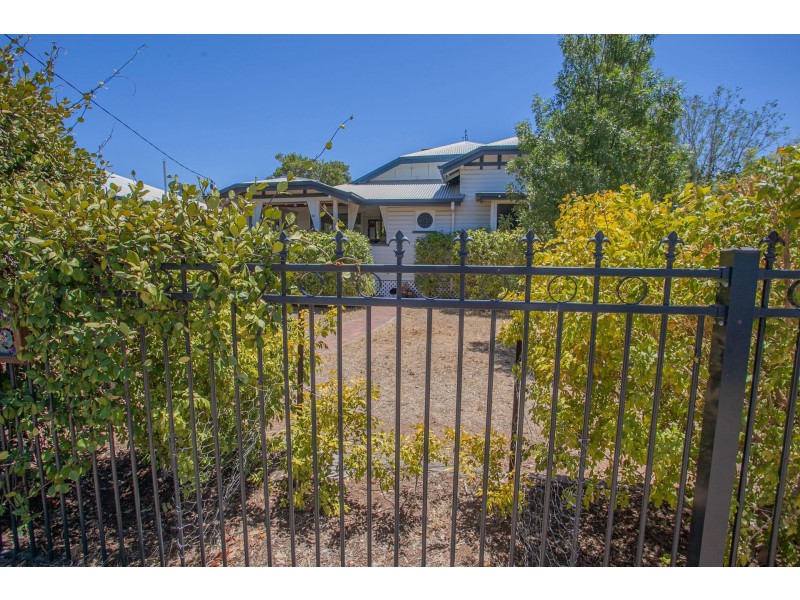 85 Middle Street, Chinchilla QLD 4413